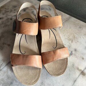 Abeo Womens Una Wedge Ankle Strap Sandals Metatarsal Beige Leather Cork 9